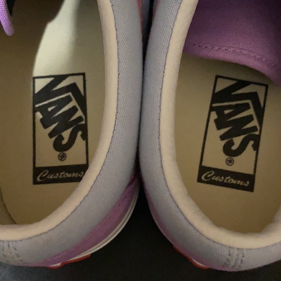 Vans - Picture 3 of 4